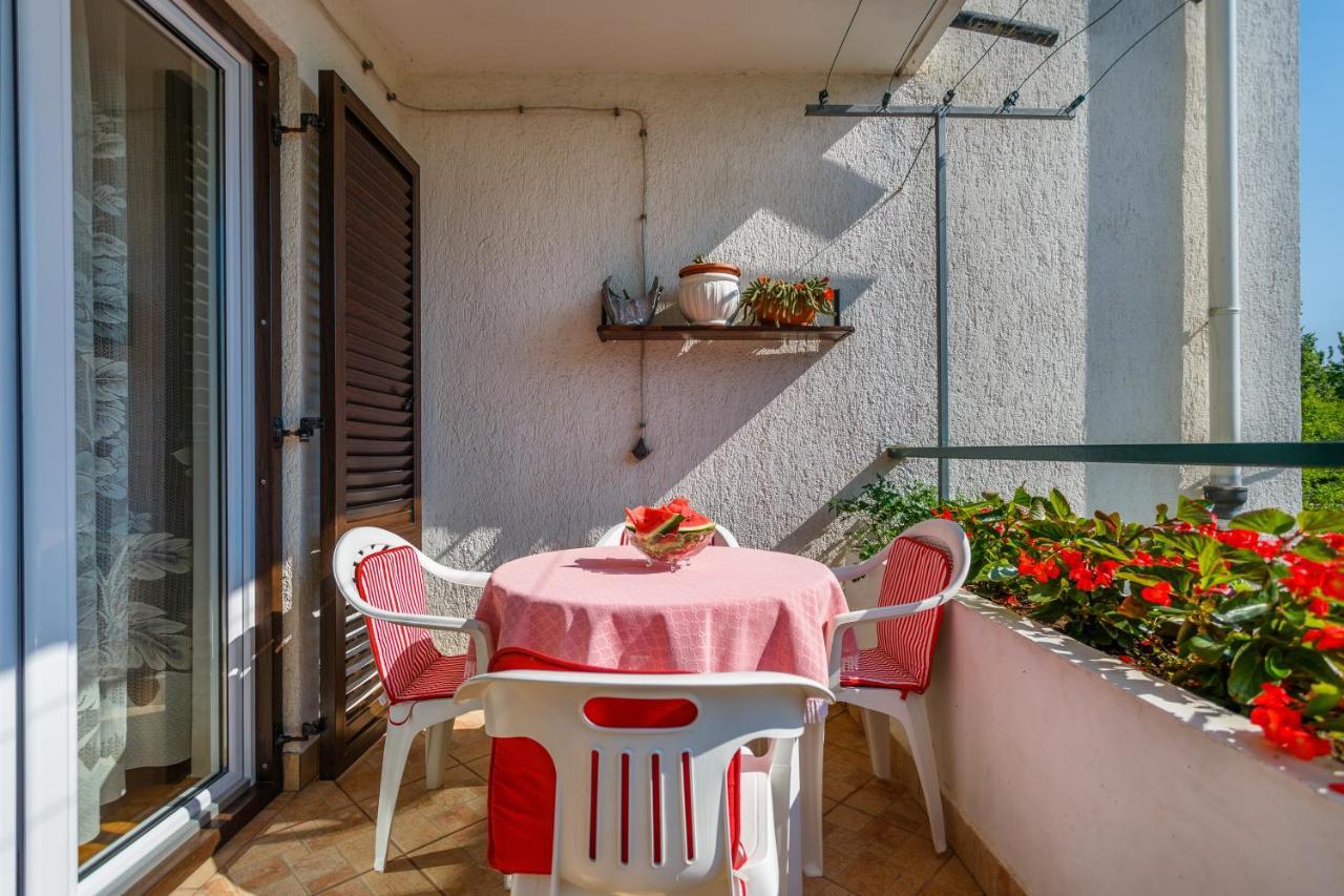 Apartment Dragica คิร์ก ภายนอก รูปภาพ